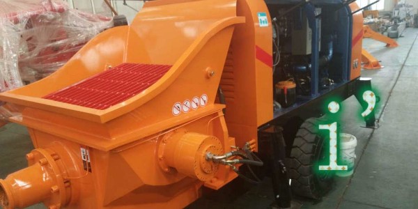 混凝土泵運轉時，在料斗內添加水和水泥砂漿的目的是什么？