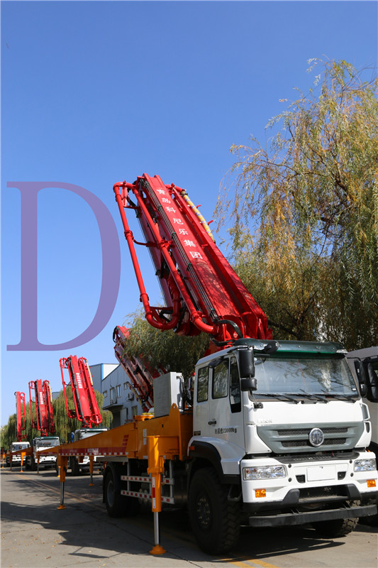 青島混凝土泵車價(jià)格 (2)