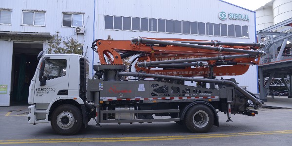 客戶在考慮泵車底盤時，有4點因素會受到影響