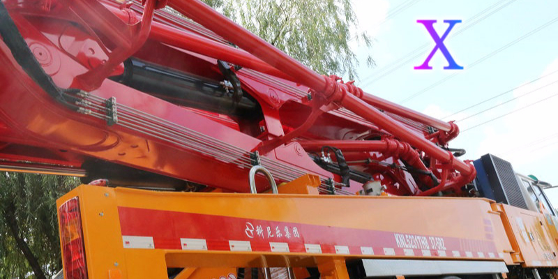 小型混凝土泵車(chē)怎樣正確改變泵送排量