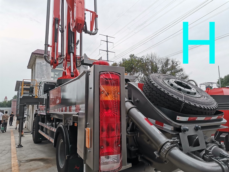 混凝土泵車(chē) 混凝土泵車(chē)