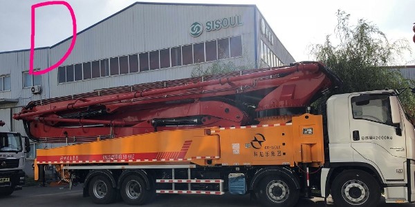 特殊環境下，小型混凝土泵車手應如何操作？