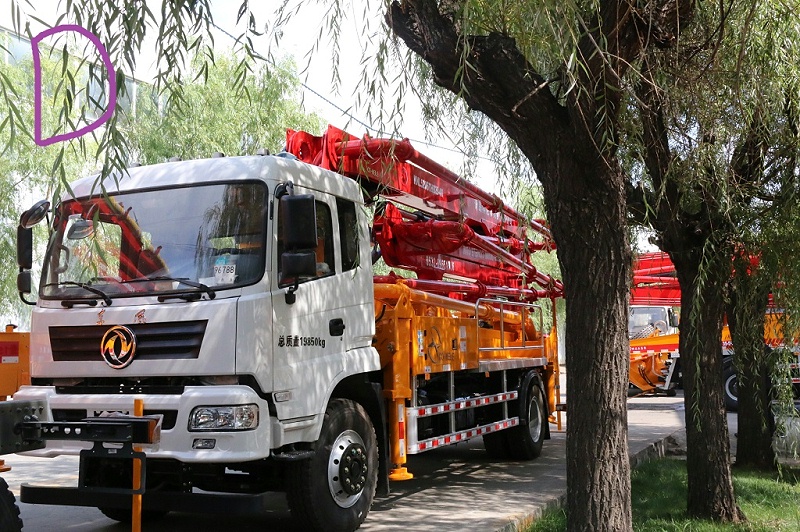 青島小型混凝土泵車價(jià)格