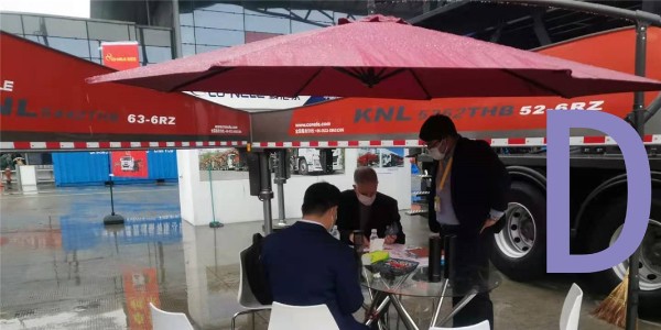 混凝土泵車在使用操作時，在以下五個部位和環節容易造成事故