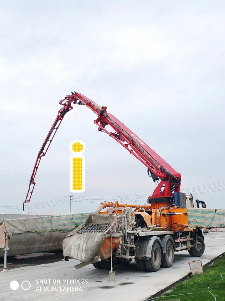 青島小型混凝土泵車(chē)價(jià)格 (2)