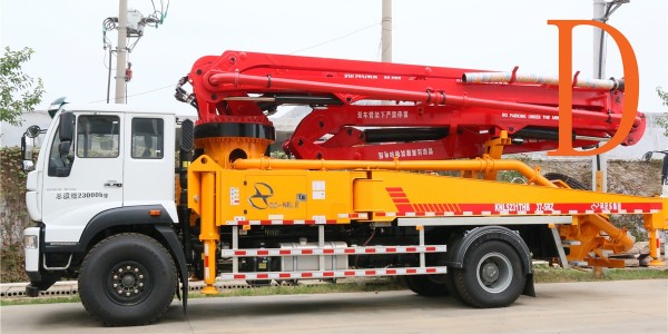日常混凝土輸送泵選用時(shí)要注意什么？